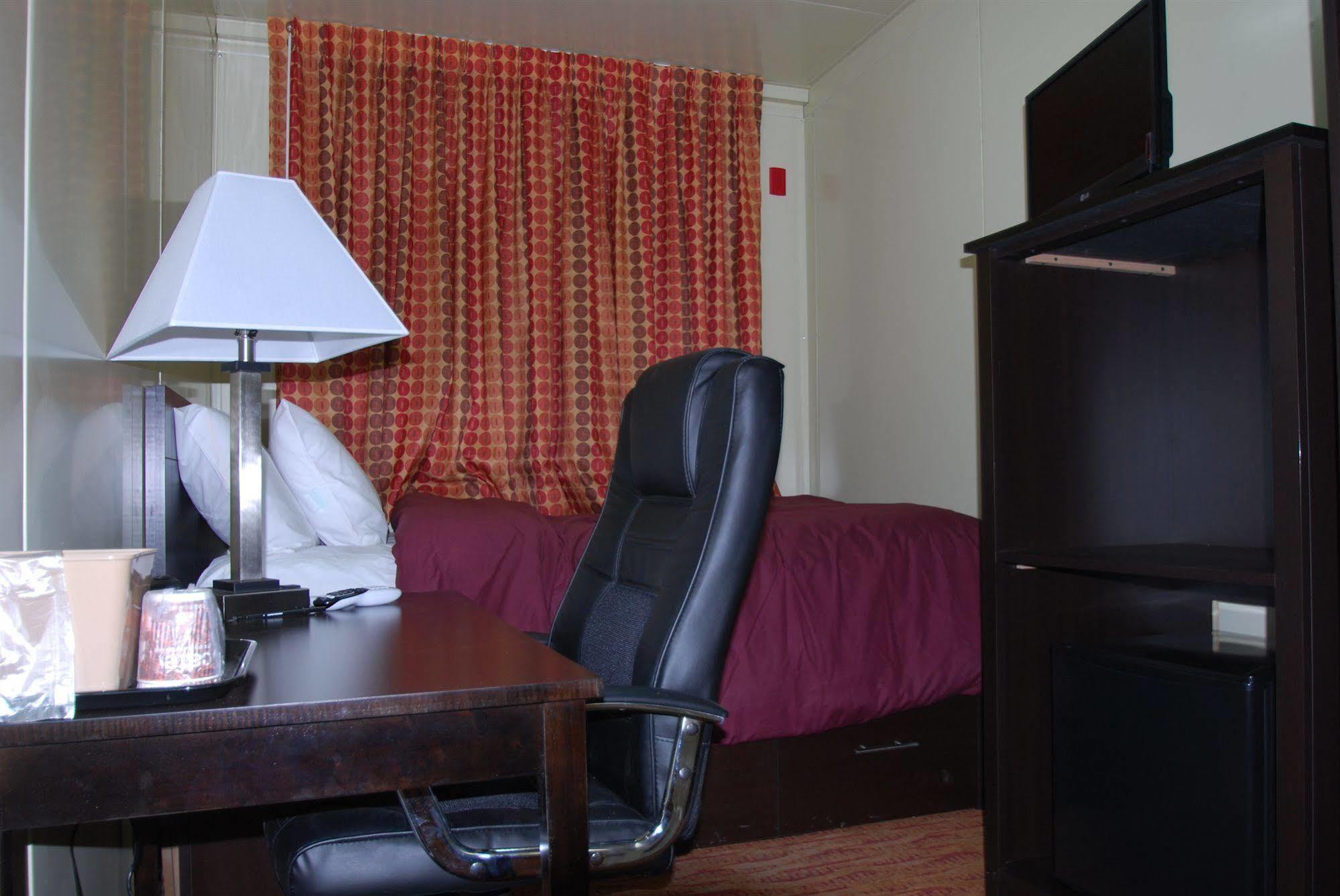 Shut Eye Hotel Alexander Екстериор снимка