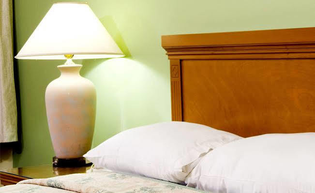Shut Eye Hotel Alexander Екстериор снимка
